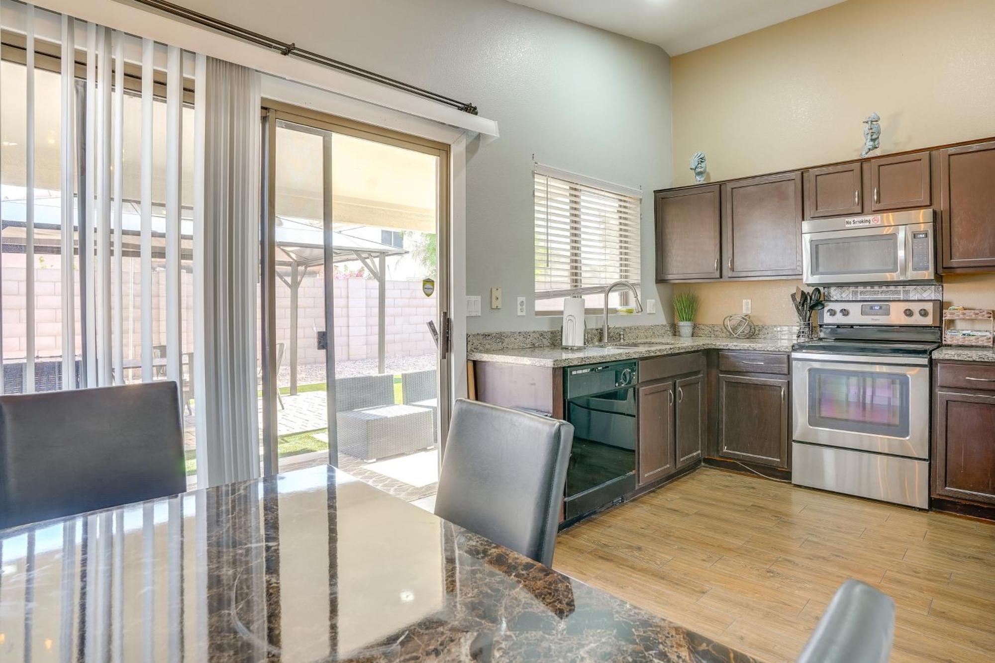 Avondale Retreat With Grill - 15 Mi To Phoenix! Екстериор снимка